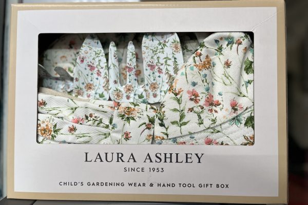 LAURA ASHLEY CHILDREN'S WEAR AND HAND TOOL GIFT SET